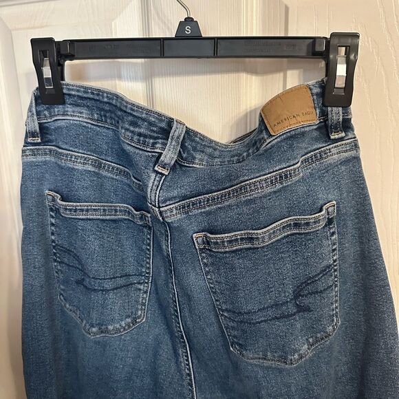 American Eagle Outfitters Women's regular. Blue Jeans with stretch size 10 - Picture 7 of 8